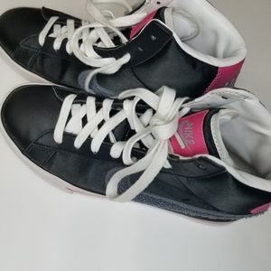 Nike  sneakers  8 1/2